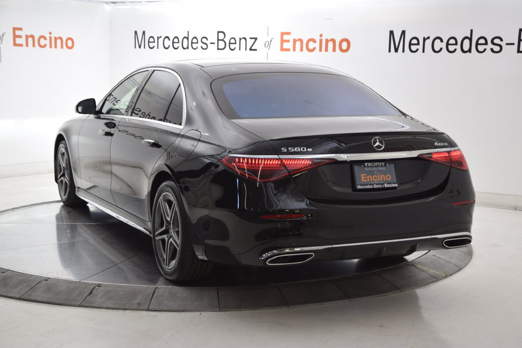 Used 2024 Mercedes-Benz S 580e 4MATIC Sedan image 4