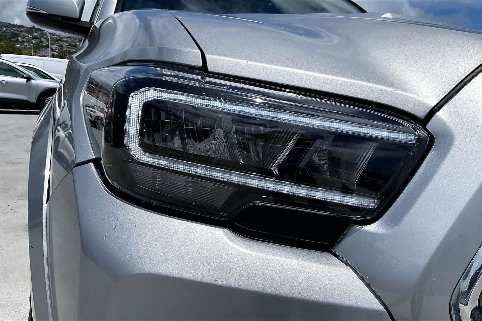 Used 2018 Toyota Tacoma 4x4 Double Cab image 31