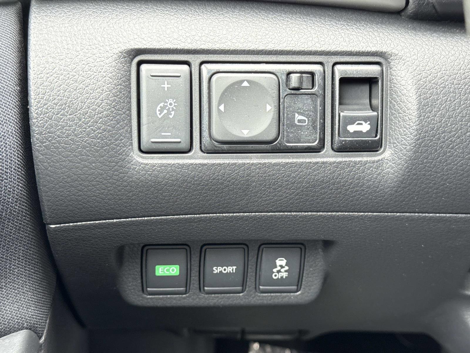 Used 2016 Nissan Sentra S image 18