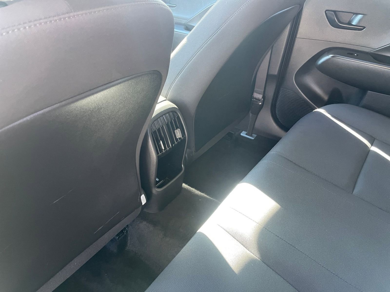 Used 2025 Hyundai Kona SEL image 24