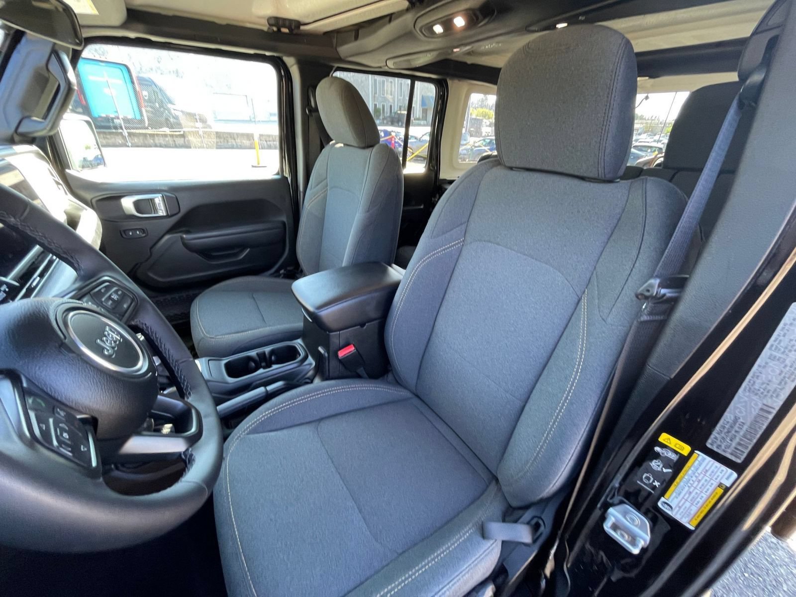 Used 2025 Jeep Wrangler Unlimited Sport AWD/4WD image 31