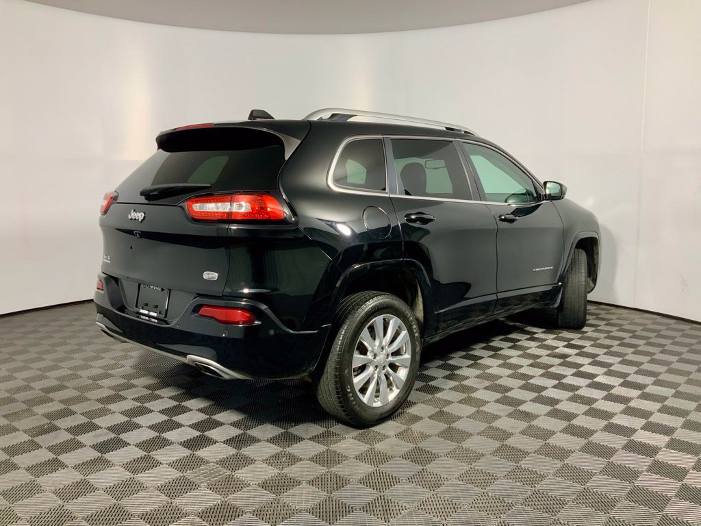 Used 2018 Jeep Cherokee Overland w/ Technology Group AWD/4WD image 13