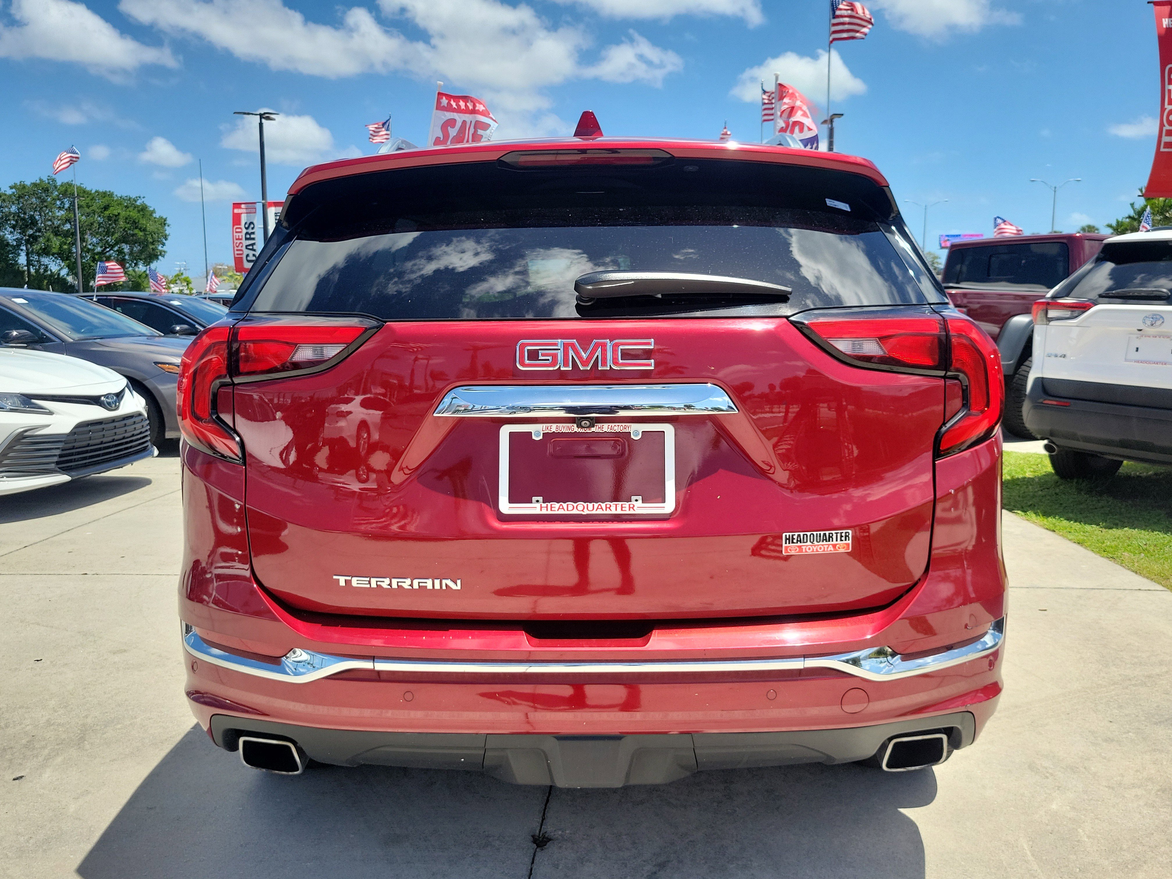 Used 2020 GMC Terrain Denali w/ Denali Premium Package FWD image 10