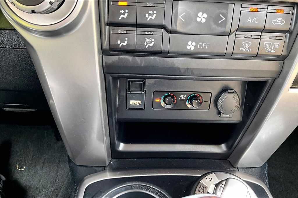 Used 2022 Toyota 4Runner Limited AWD/4WD image 35