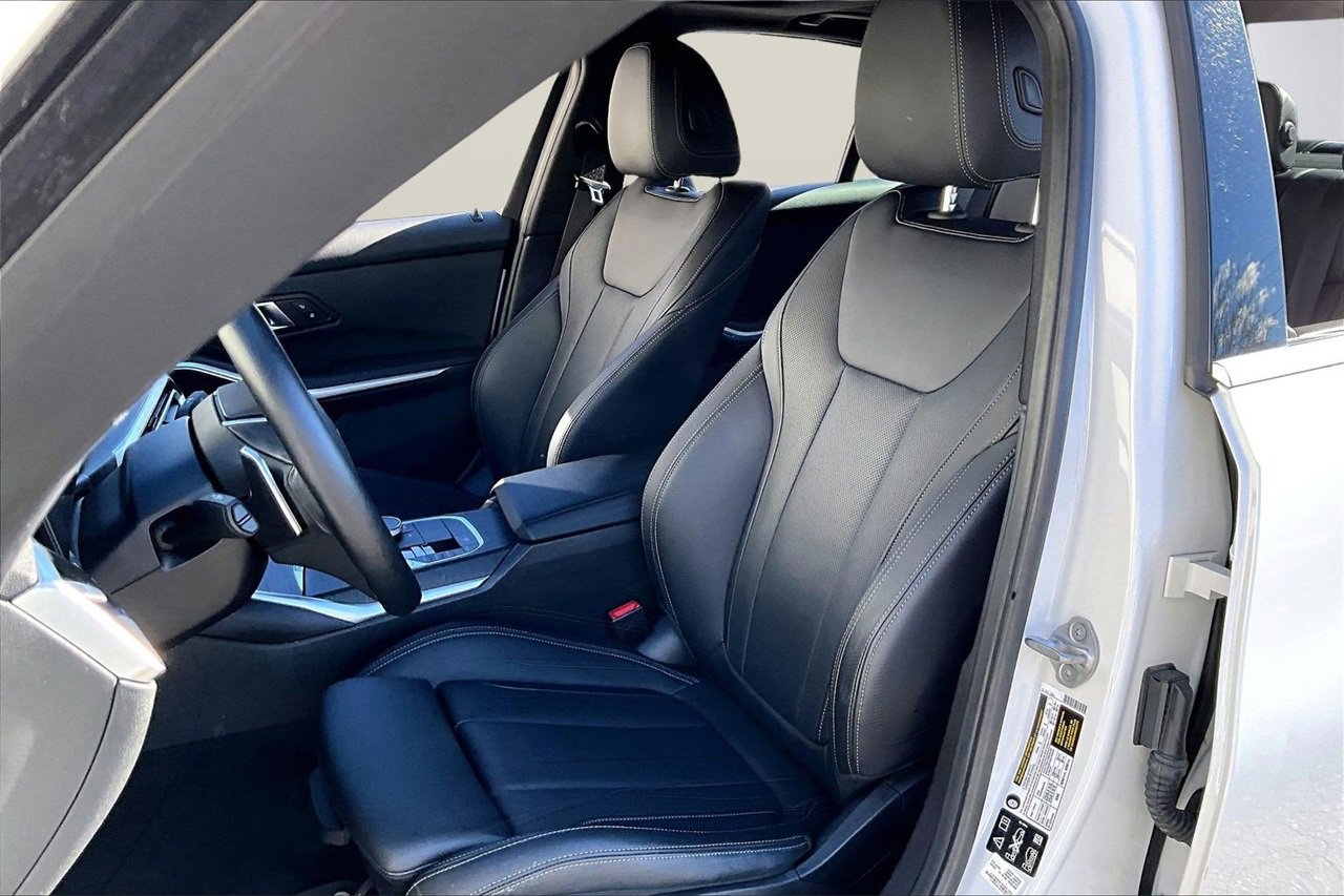 Used 2024 BMW 330i xDrive Sedan w/ Convenience Package image 22