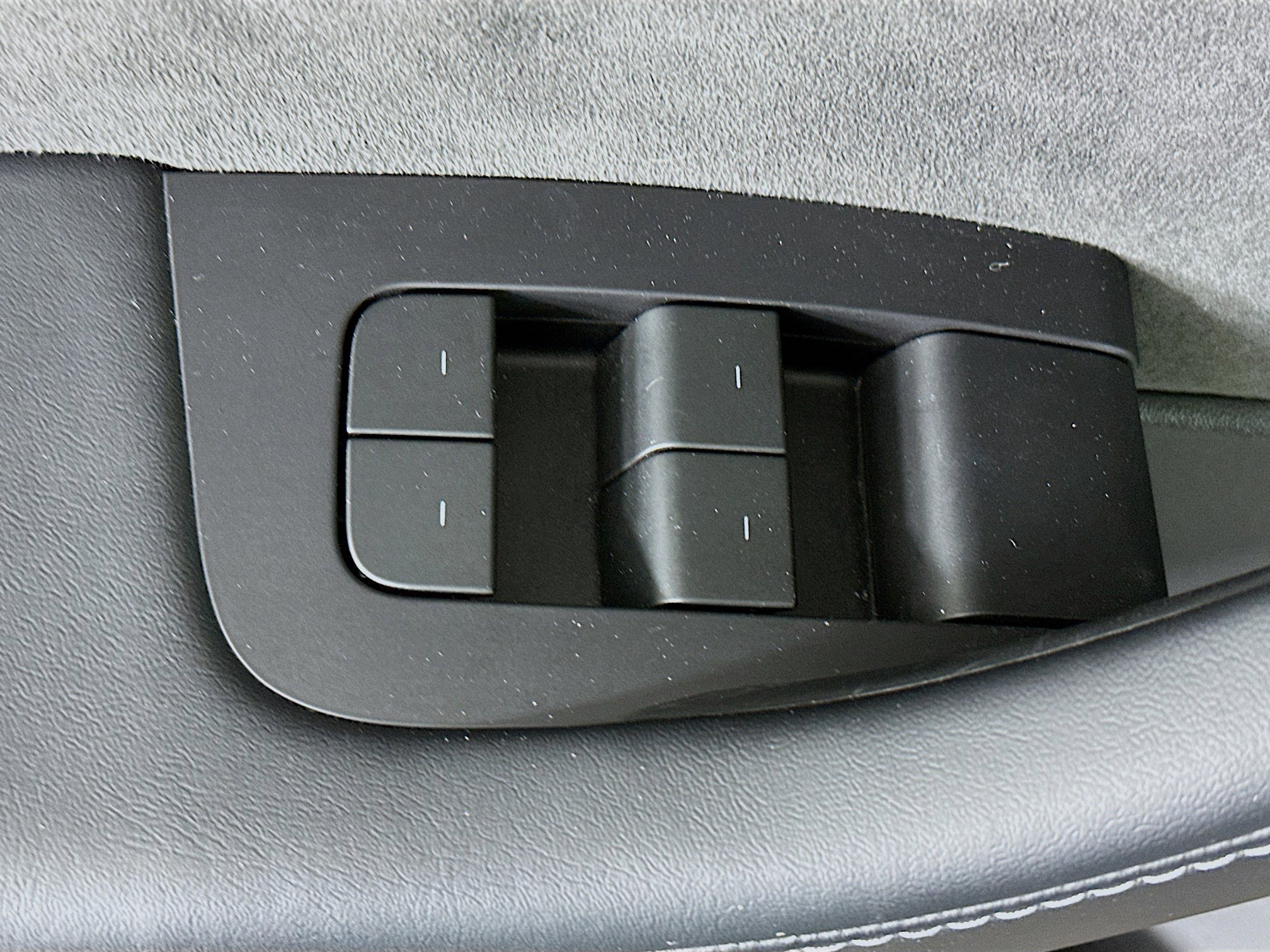 Used 2022 Tesla Model Y Long Range image 15