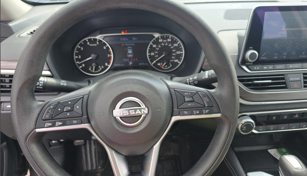 Used 2023 Nissan Altima 2.5 SV FWD image 13
