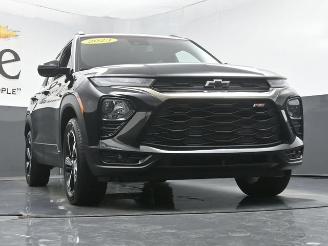 Used 2023 Chevrolet TrailBlazer RS w/ Convenience Package AWD/4WD image 3
