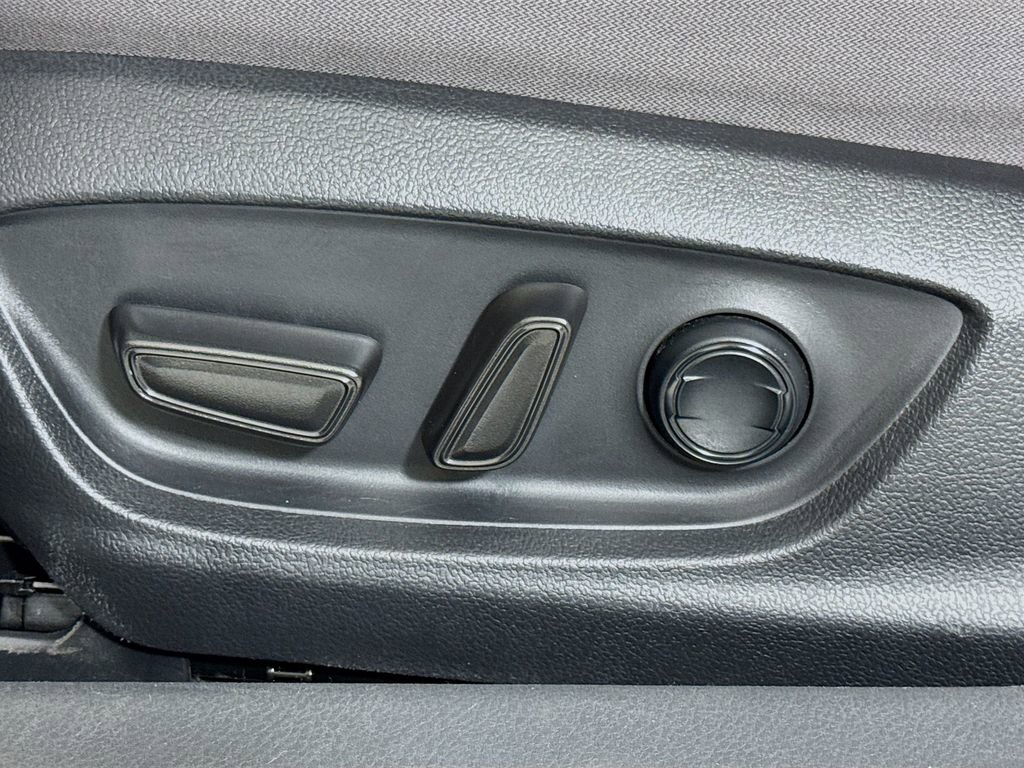 Used 2022 Toyota Camry LE FWD image 15