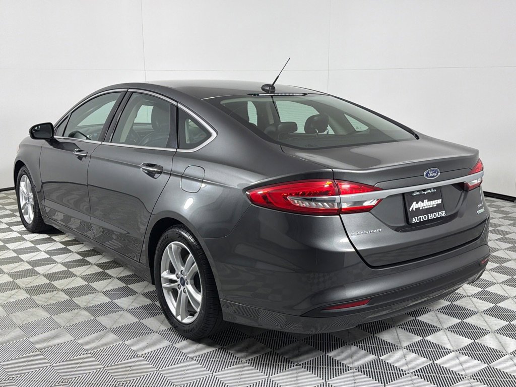 Used 2018 Ford Fusion SE image 5