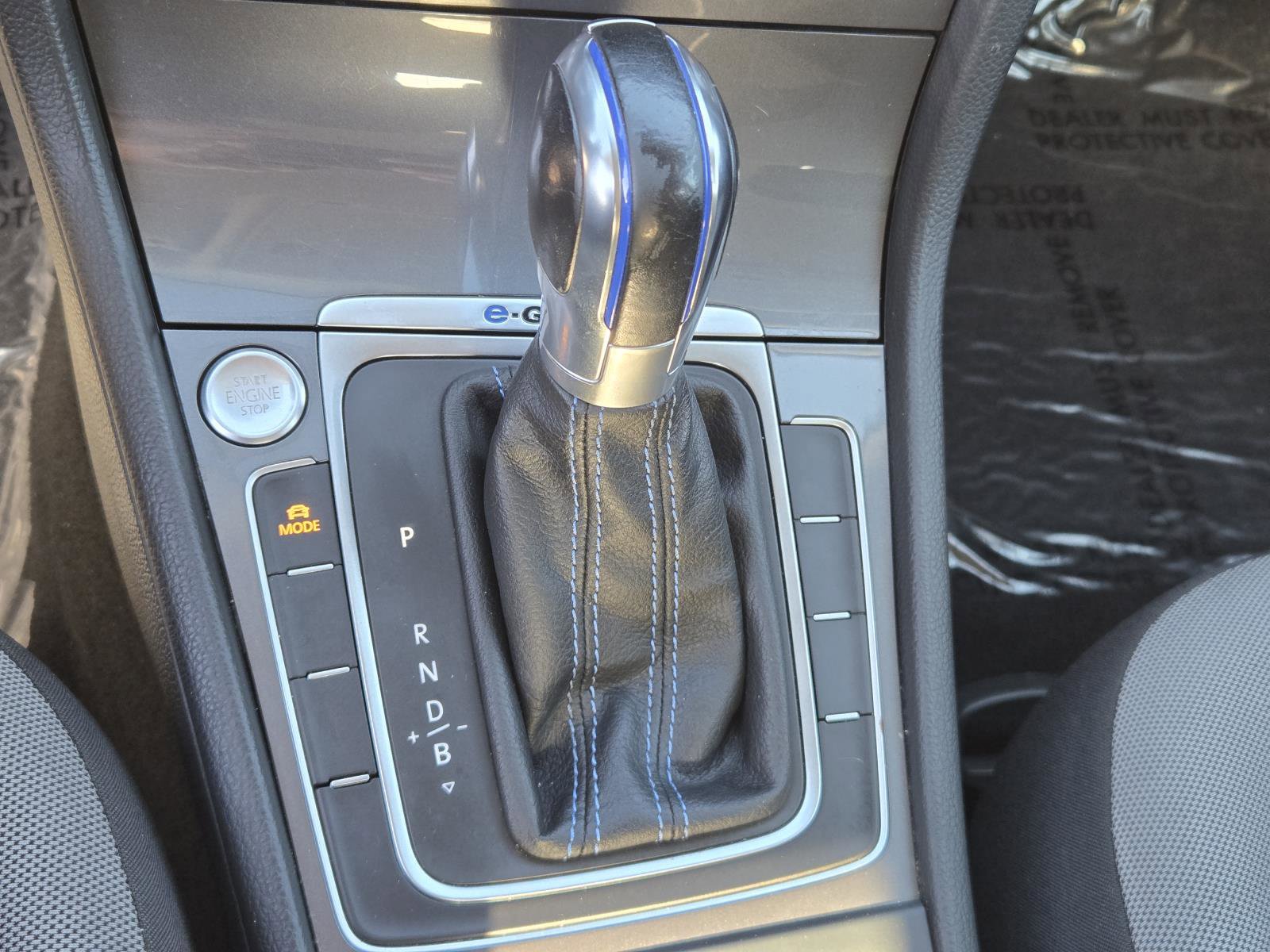 Used 2016 Volkswagen e-Golf SE w/ DC Fast Charging Package image 12