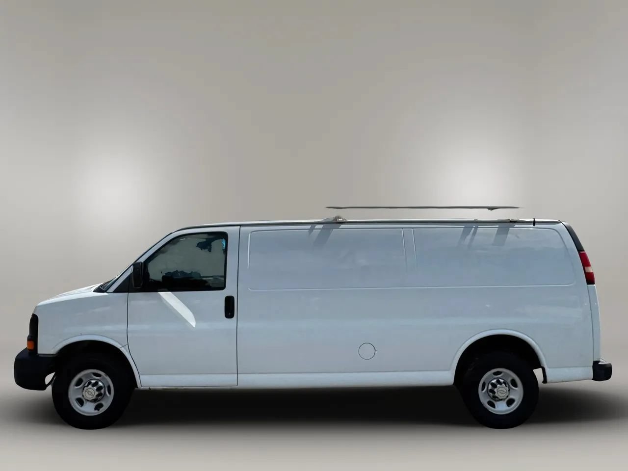 Used 2012 Chevrolet Express 2500 Extended RWD image 4
