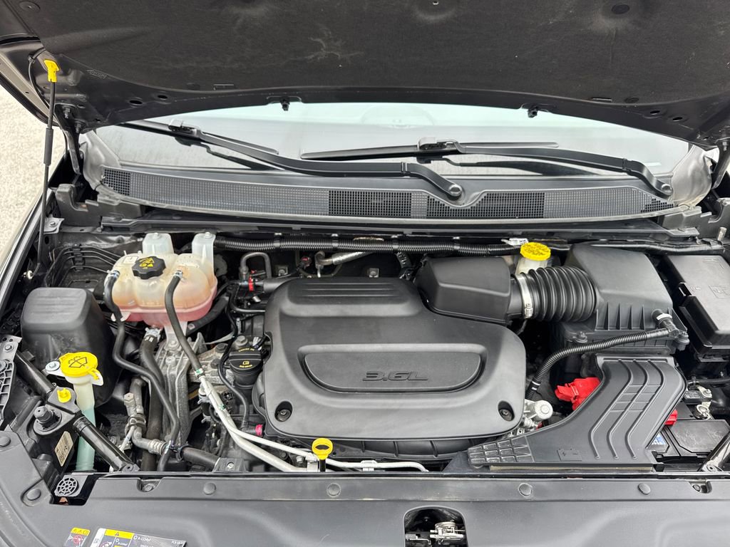 Used 2022 Chrysler Pacifica Touring-L FWD image 28