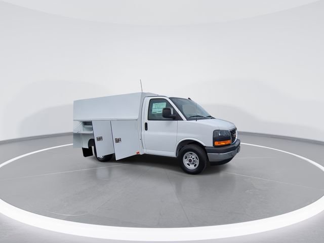 New 2025 GMC Savana 3500 w/ Power Convenience Package RWD image 2