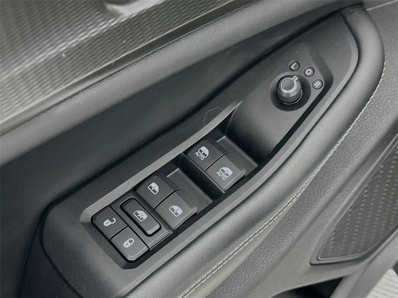 Used 2023 Jeep Grand Cherokee Laredo w/ Luxury Tech Group I image 21