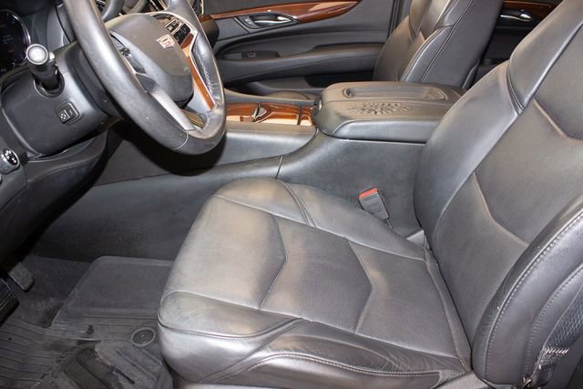 Used 2018 Cadillac Escalade Luxury image 23