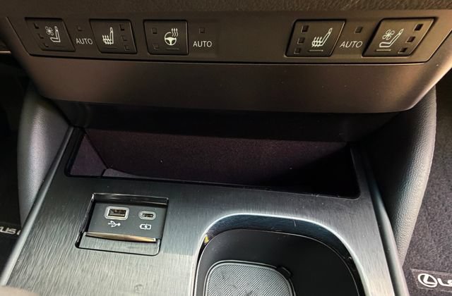 Certified 2025 Lexus ES 300h w/ Premium Package FWD image 30