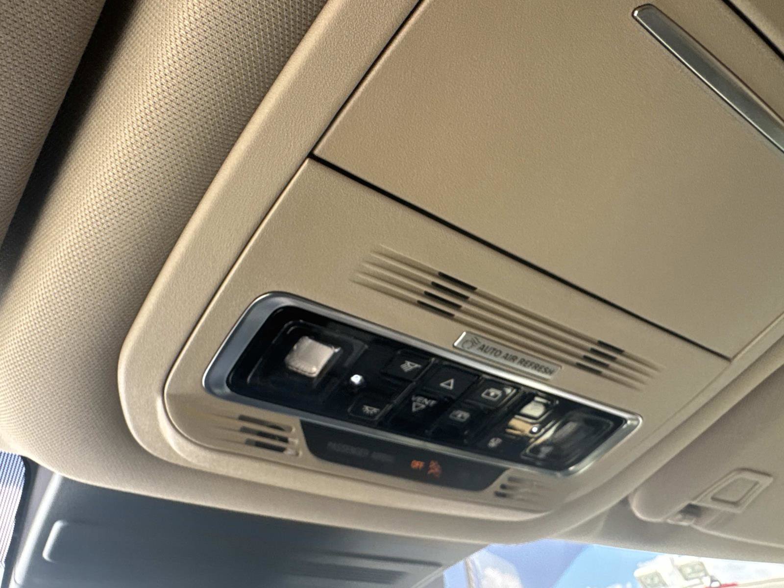 Used 2025 Lincoln Nautilus Reserve image 24