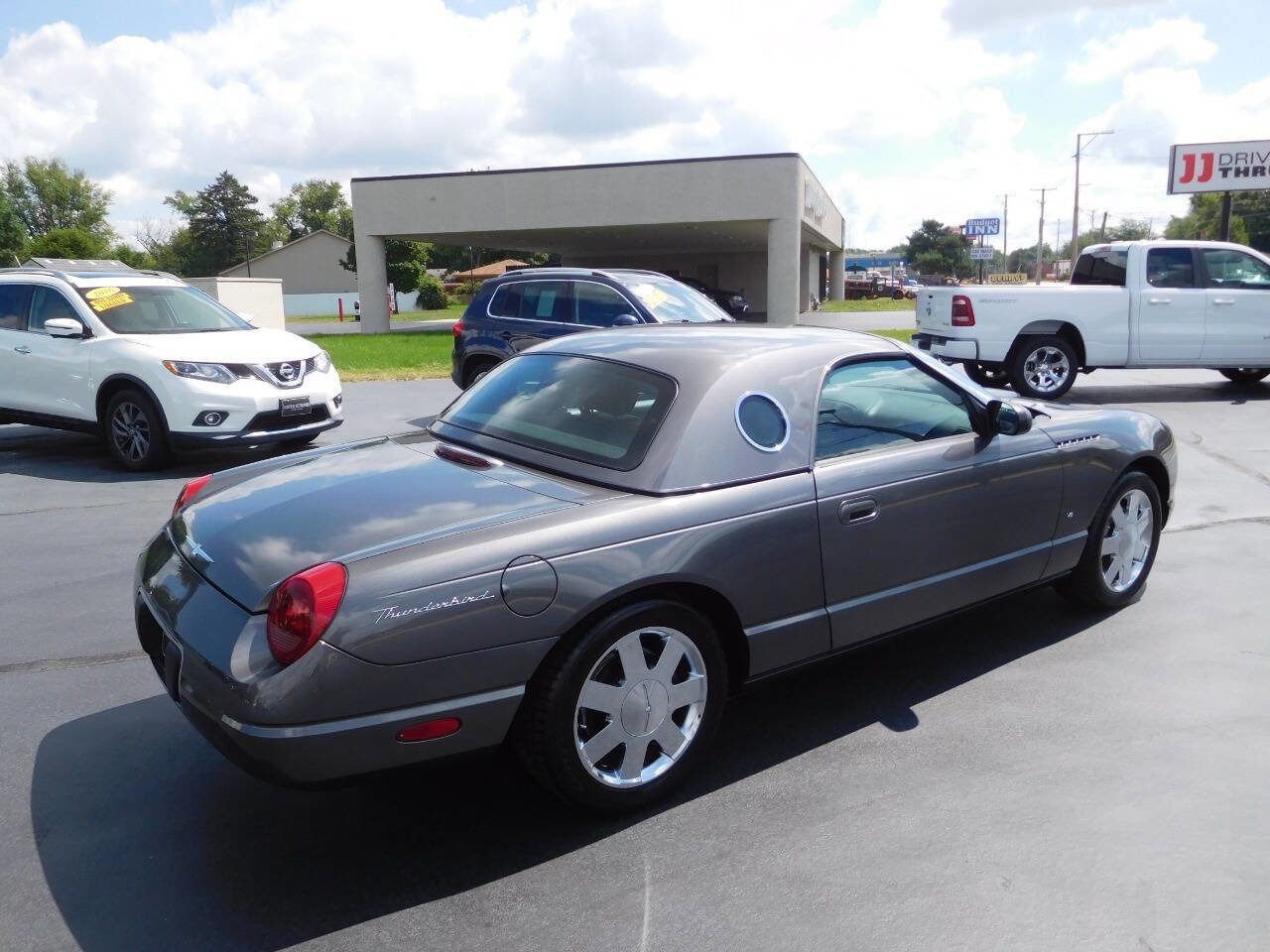 Used 2003 Ford Thunderbird image 12