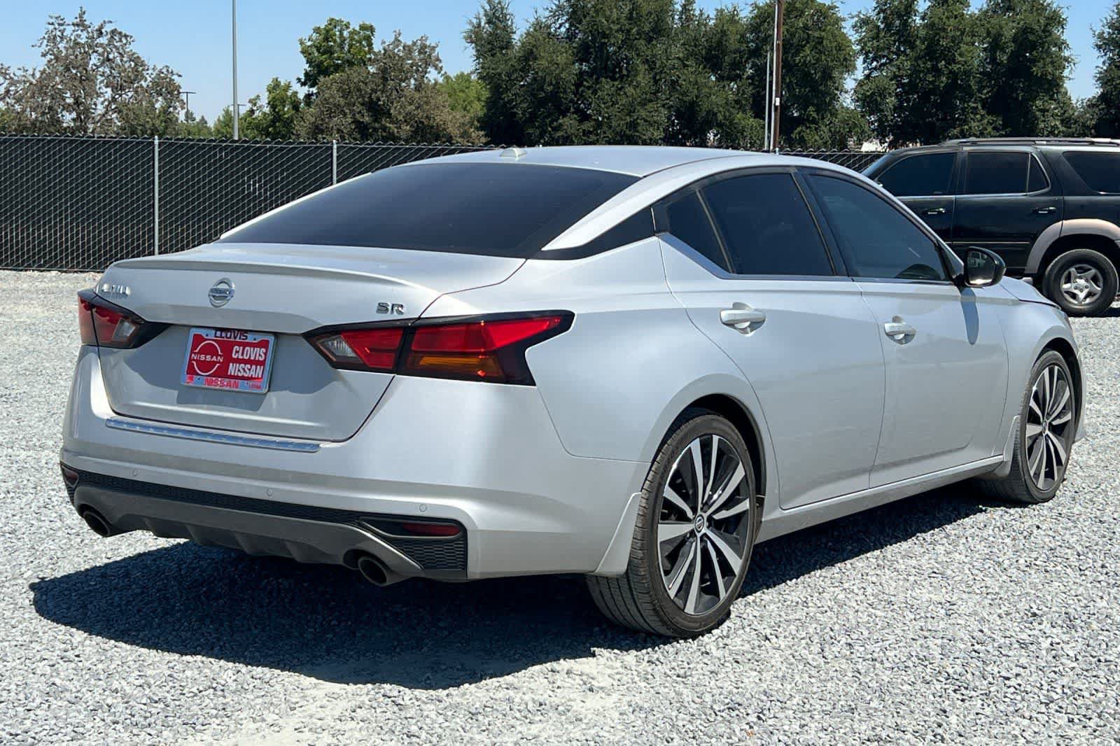 Used 2022 Nissan Altima 2.5 SR FWD image 3