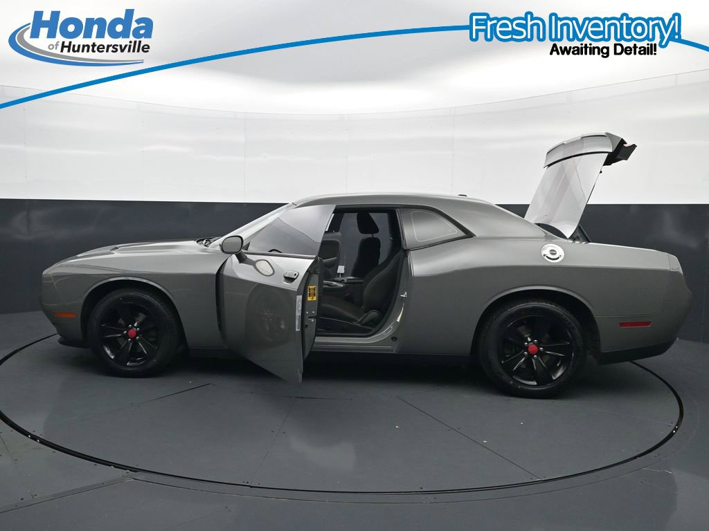 Used 2019 Dodge Challenger SXT RWD image 49