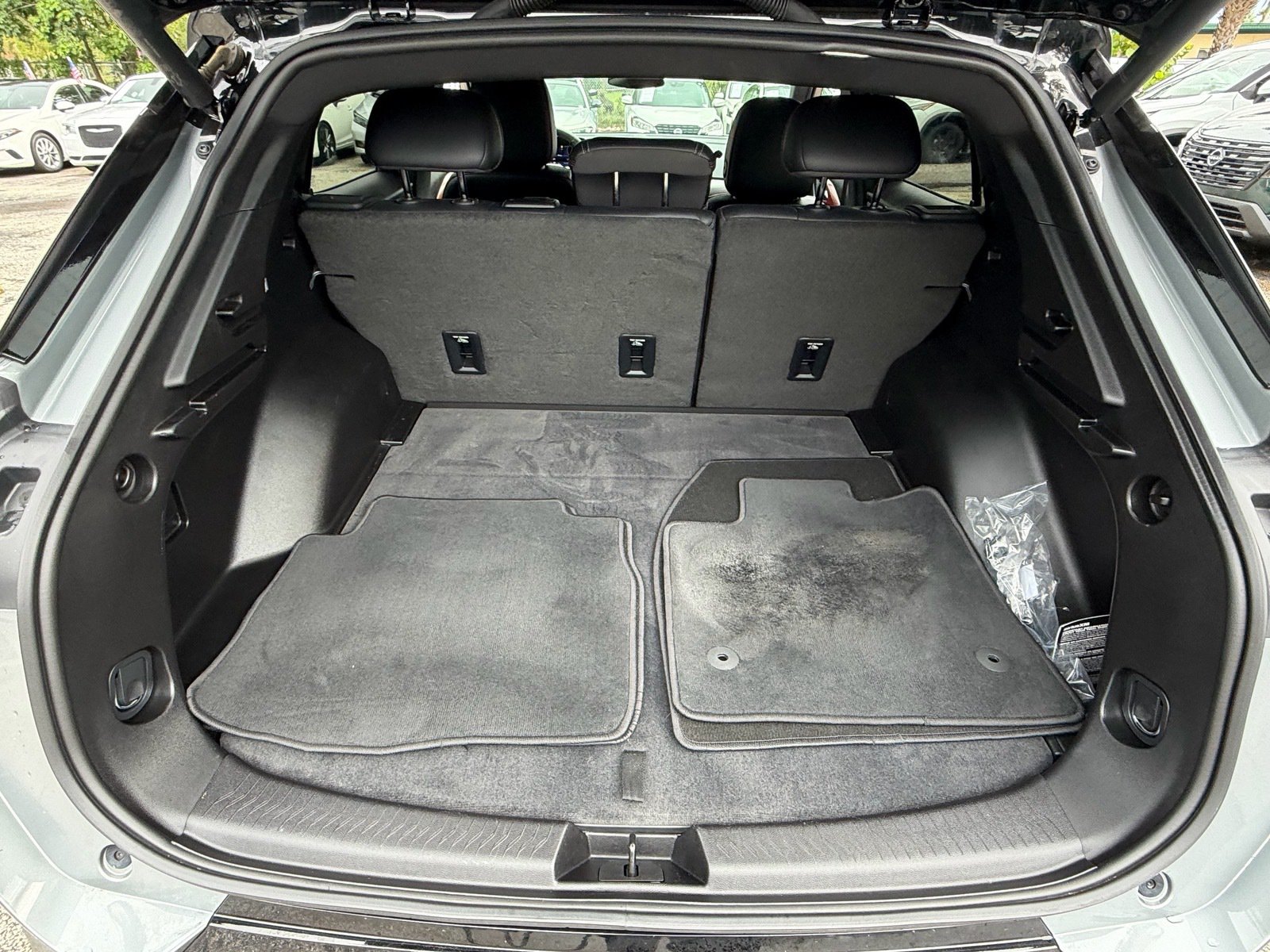 Used 2024 Chevrolet Equinox EV RS FWD image 14