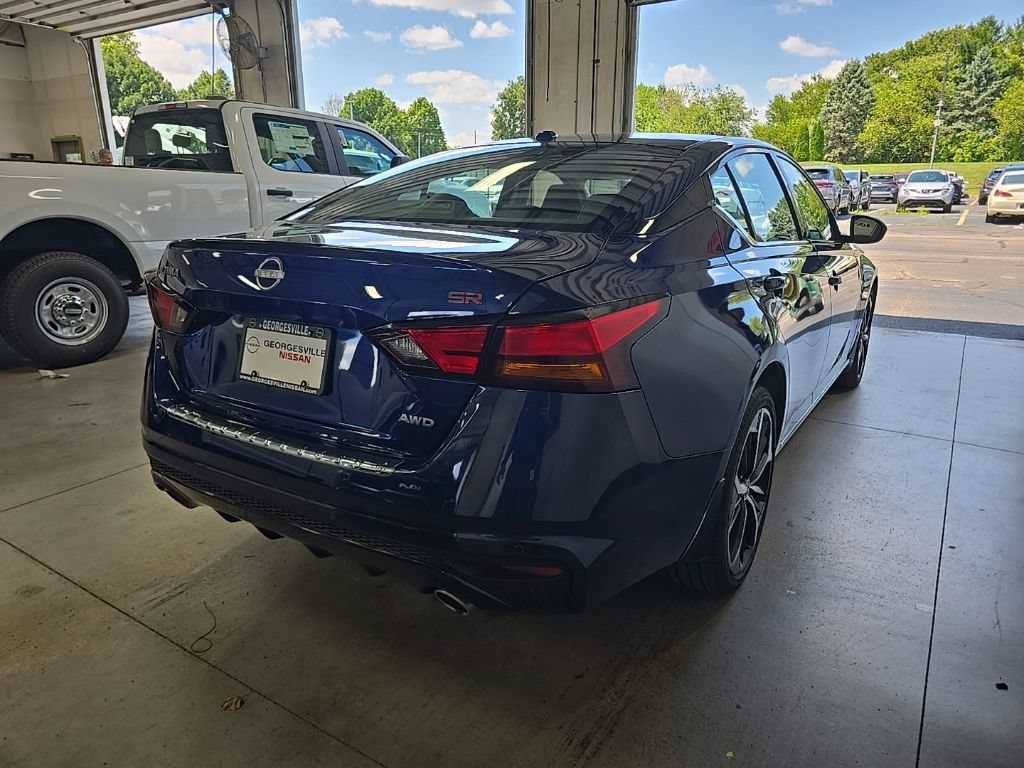 Used 2023 Nissan Altima 2.5 SR AWD/4WD image 4
