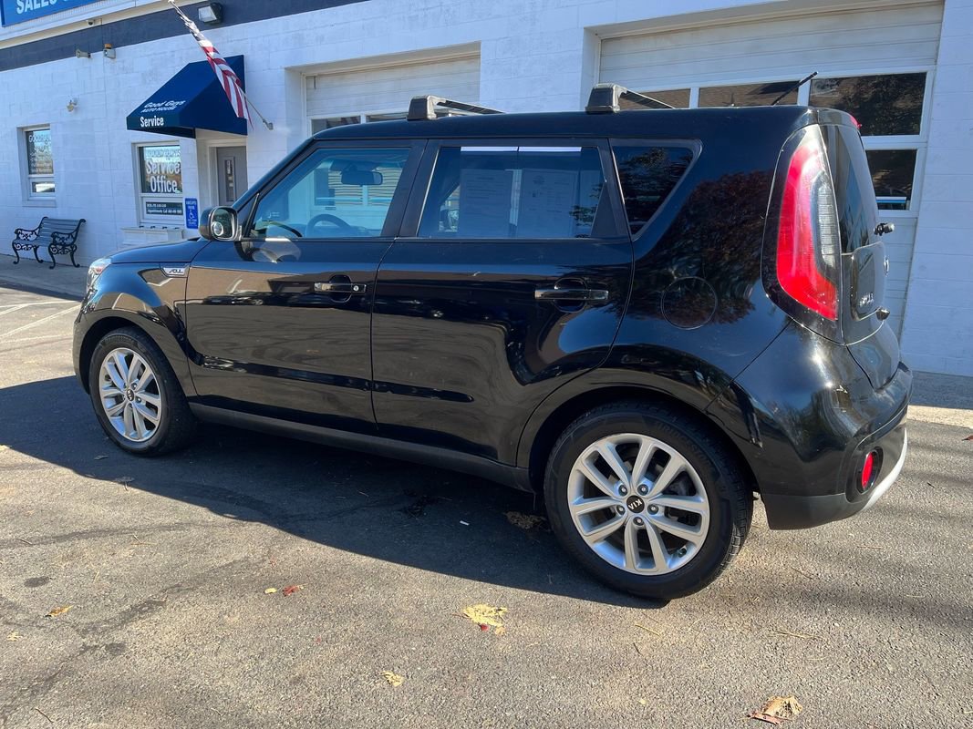 Used 2018 Kia Soul + image 2