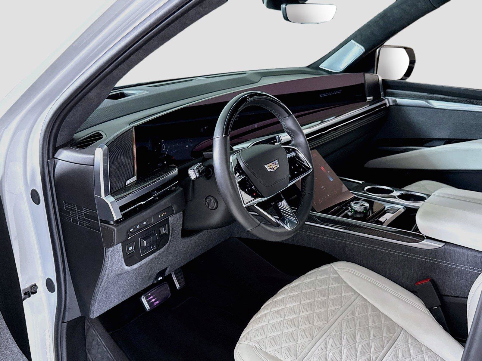 Used 2025 Cadillac Escalade ESV V AWD/4WD image 14