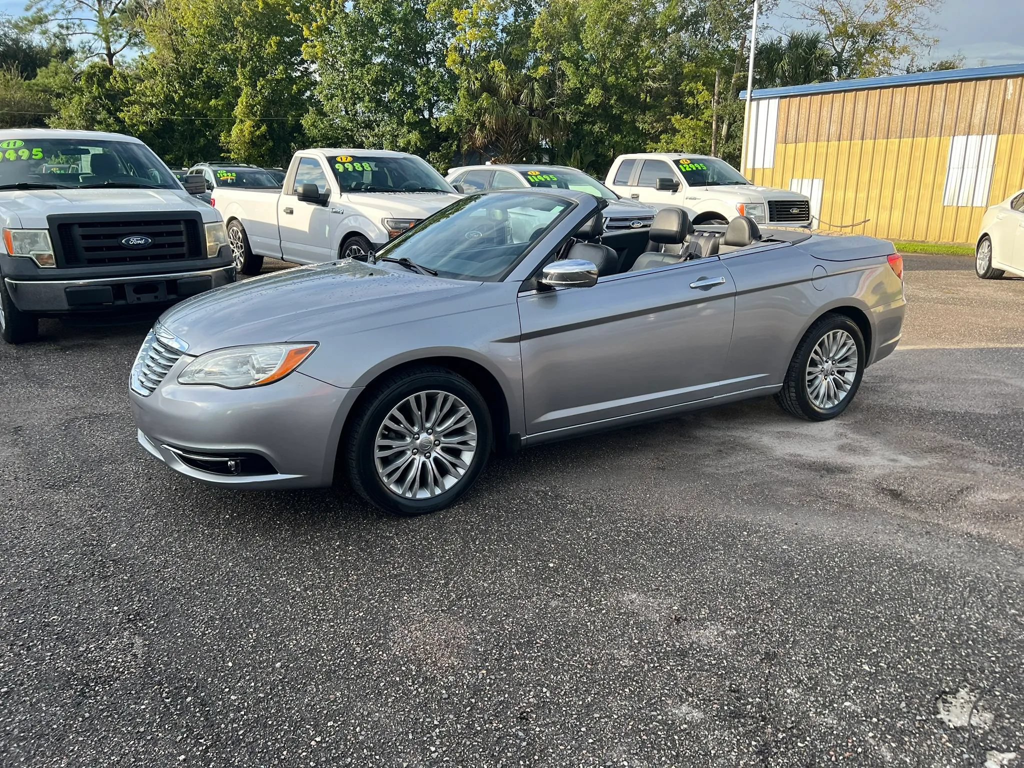 Used 2013 Chrysler 200 Limited FWD image 6