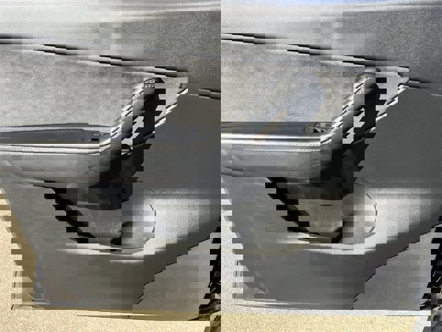 Used 2022 Tesla Model Y Long Range image 23