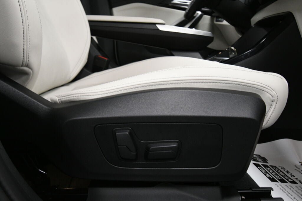 Used 2026 BMW X2 xDrive28i AWD/4WD image 29
