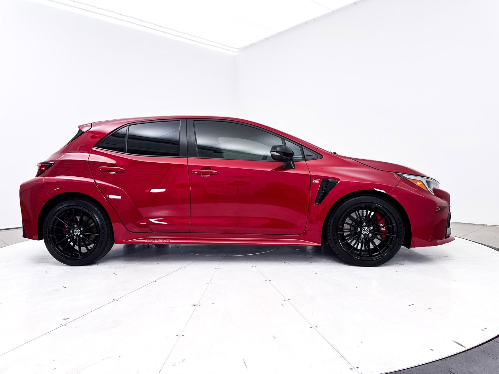 Used 2023 Toyota Corolla Core w/ Performance Package image 42