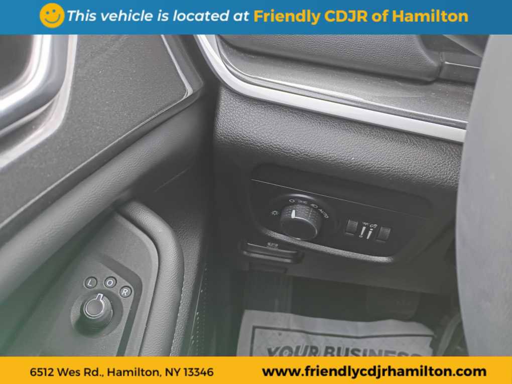 Used 2023 Jeep Grand Cherokee L Laredo w/ Luxury Tech Group I image 15
