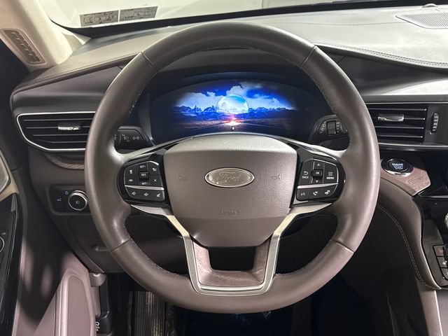 Used 2022 Ford Explorer Platinum w/ Equipment Group 601A AWD/4WD image 21