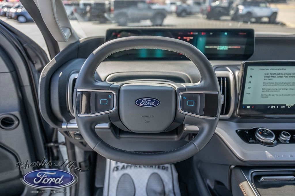 Used 2025 Ford Expedition Active image 12