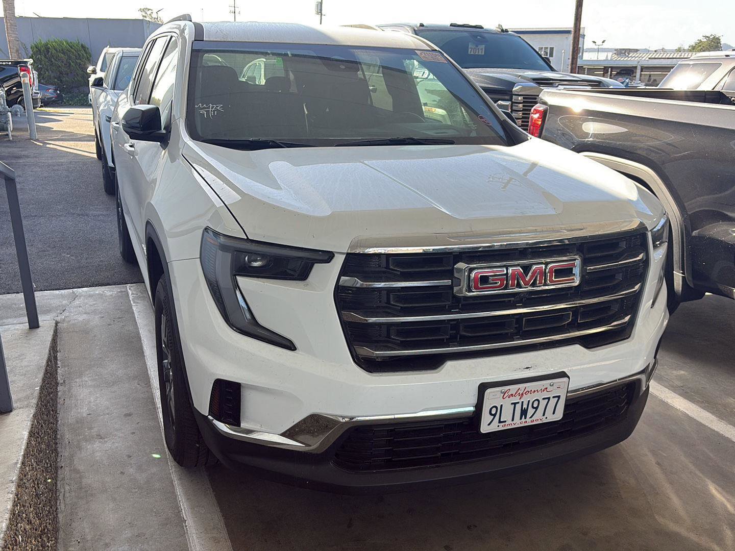 Used 2025 GMC Acadia Elevation