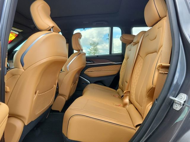 Used 2025 Jeep Grand Cherokee Summit w/ Adv Protech Group IV AWD/4WD image 11