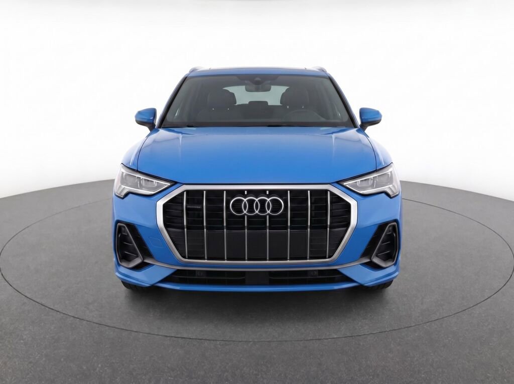Used 2020 Audi Q3 2.0T Premium Plus w/ Premium Plus Package AWD/4WD image 2