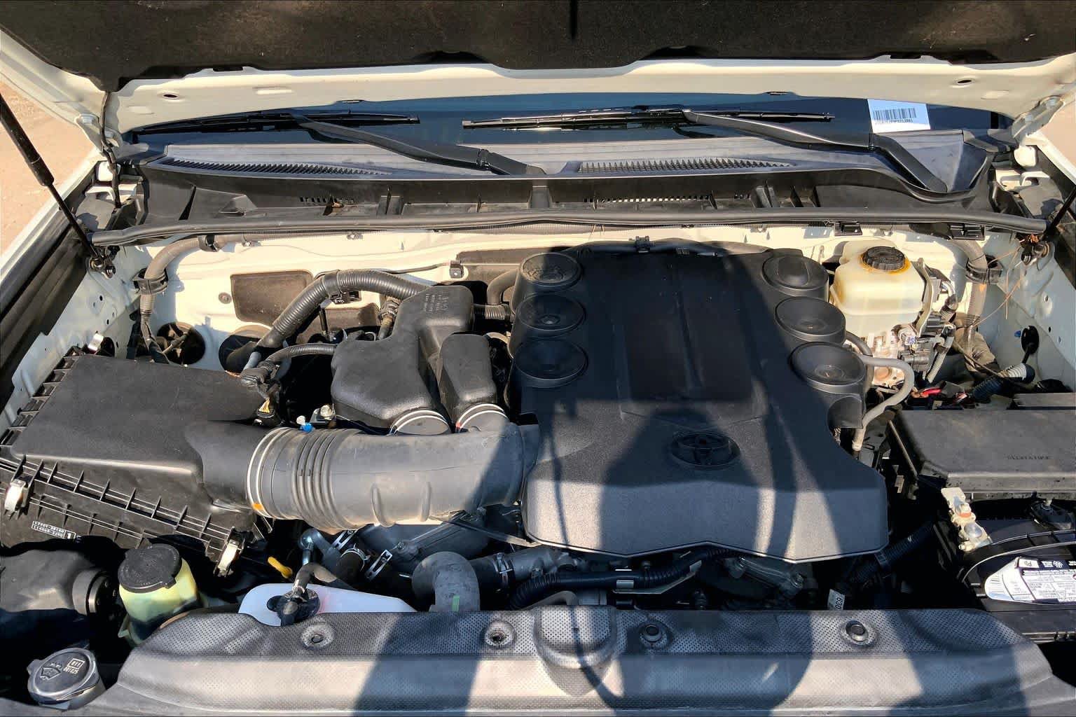 Used 2015 Toyota 4Runner Limited AWD/4WD image 32