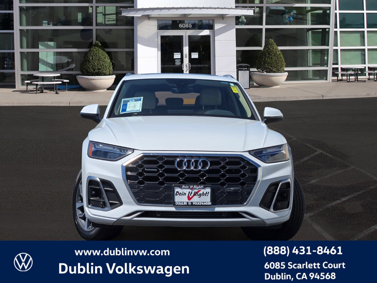 Used 2023 Audi Q5 2.0T Premium w/ Convenience Package AWD/4WD image 2