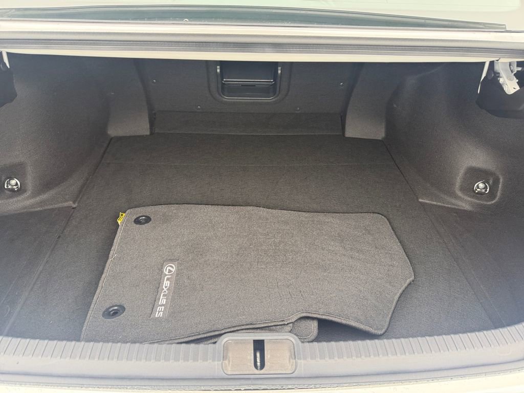 Used 2025 Lexus ES 350 w/ Premium Package image 19