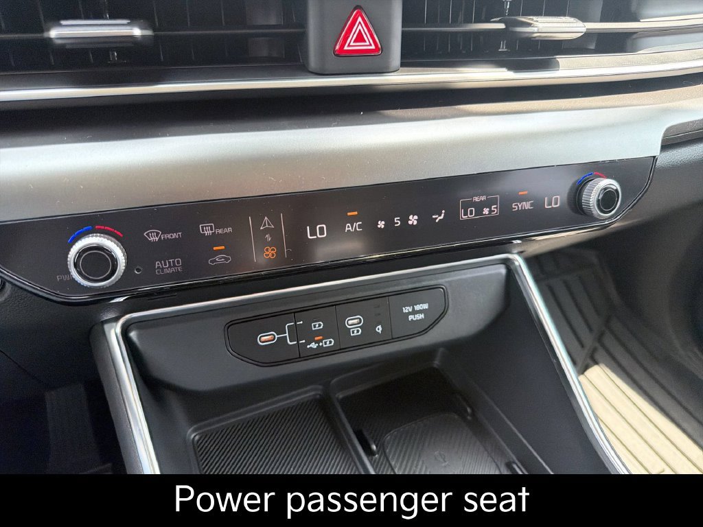 New 2027 Kia Carnival SX w/ Dark Edition Package FWD image 19