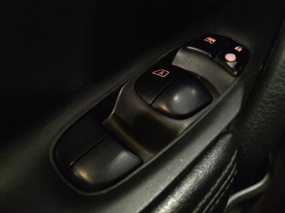 Used 2019 Nissan Rogue SV AWD/4WD image 27