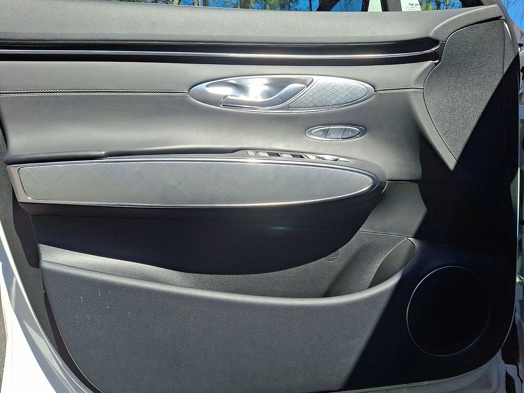Used 2025 Genesis Electrified GV70 Advanced image 10