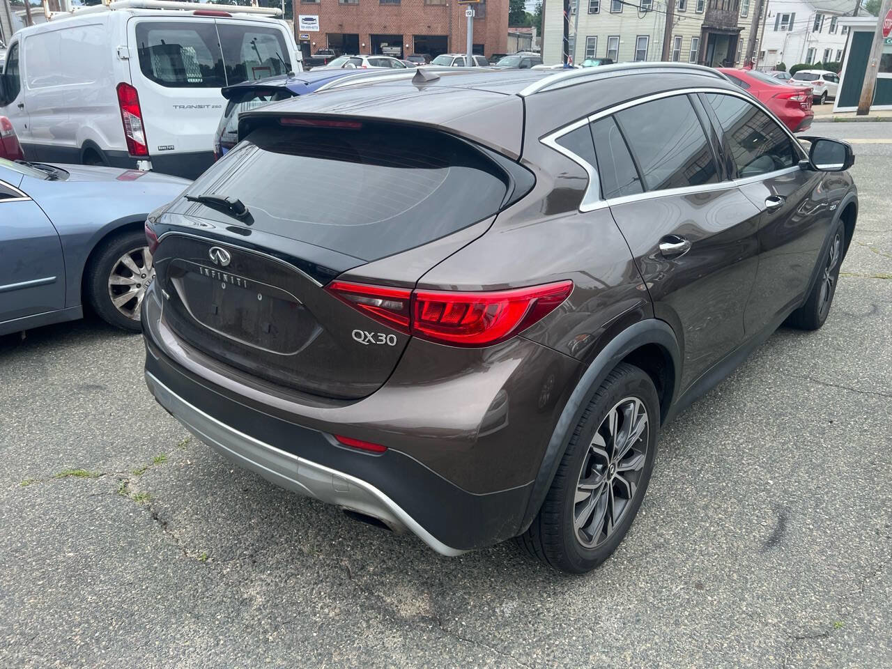 Used 2018 INFINITI QX30 Premium image 11