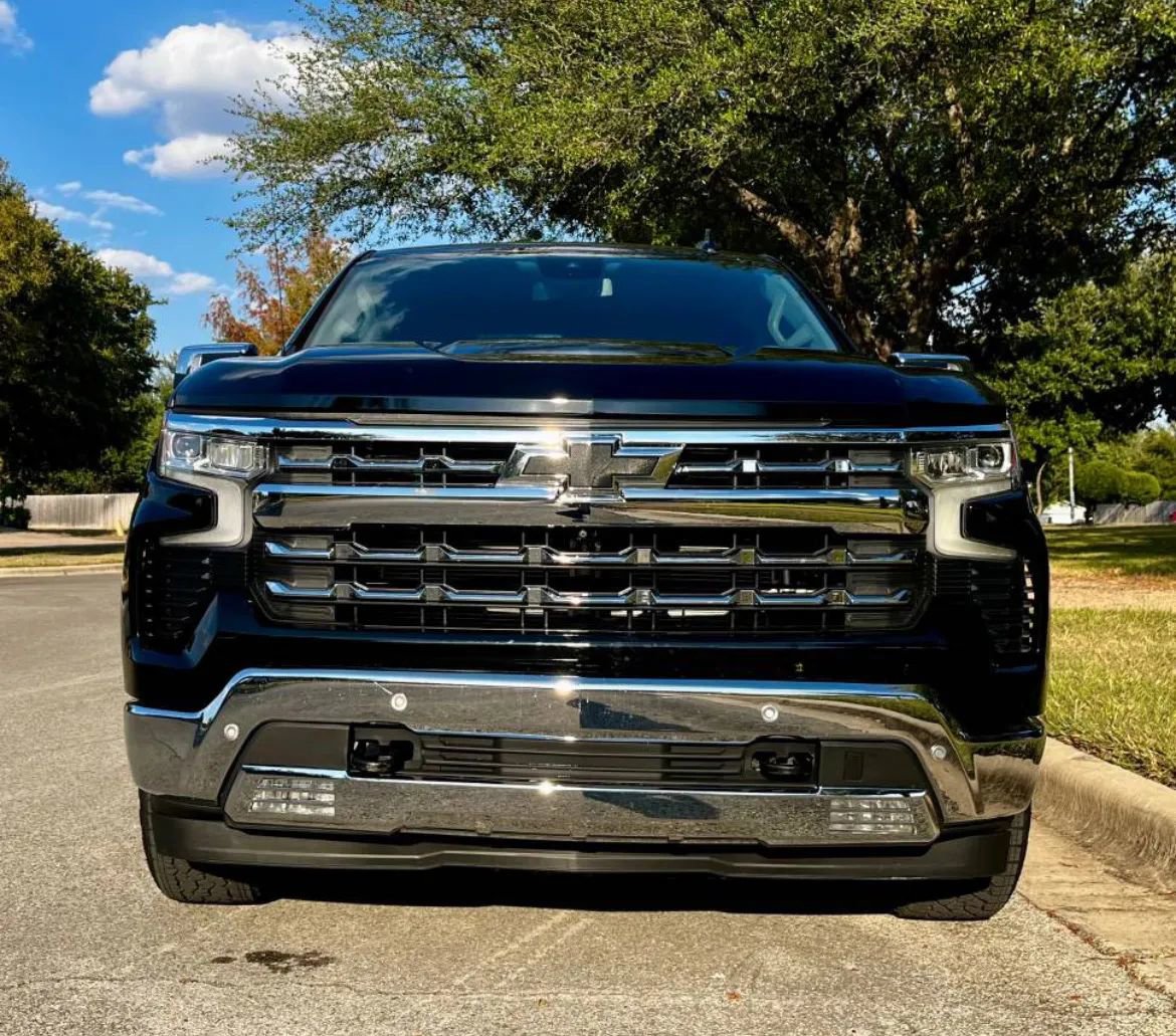 Used 2022 Chevrolet Silverado 1500 LTZ image 3