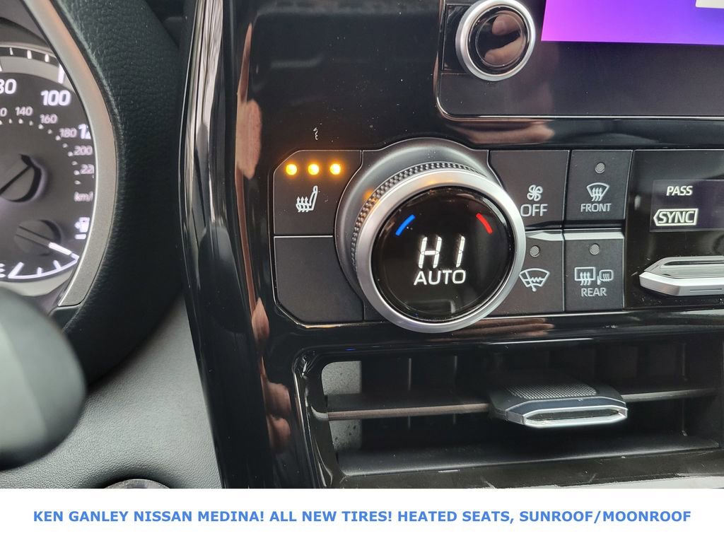 Used 2023 Toyota Highlander L image 28