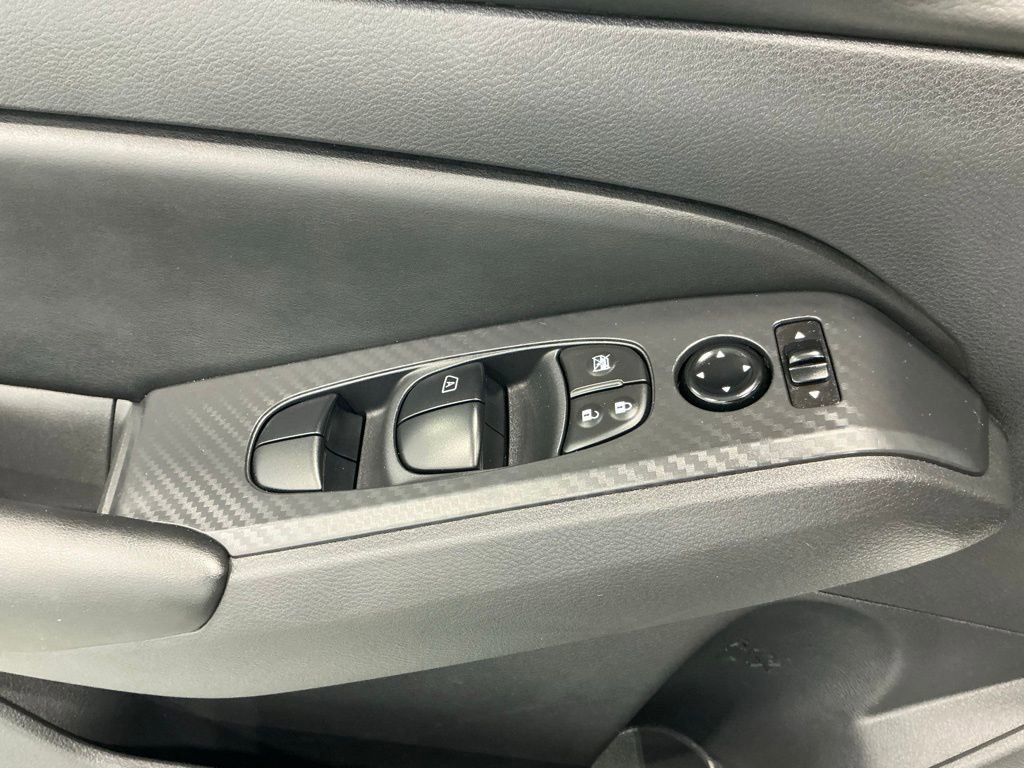 Used 2025 Nissan Altima 2.5 S FWD image 34