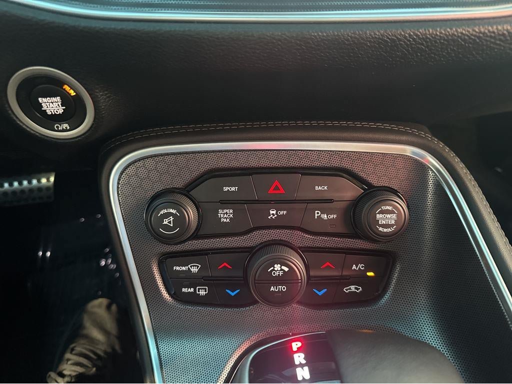 Used 2016 Dodge Challenger R/T Scat Pack w/ Leather Interior Group RWD image 29